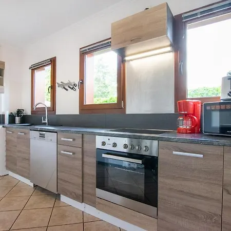 Tolstov House - 6 With Garden - 15 Min Messe Dus & Airport Dus *