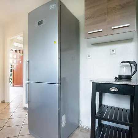 Raj Living - 6 With Garden - 15 Min Messe Dus & Airport Dus Apartment *
