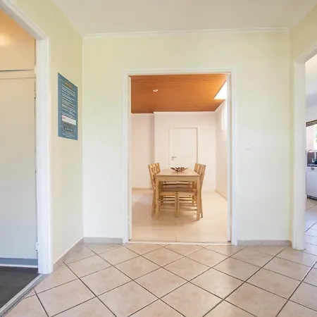 Raj Living - 6 With Garden - 15 Min Messe Dus & Airport Dus Apartment