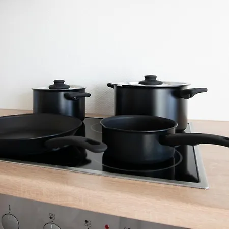 Appartement Tolstov House - 6 With Garden - 15 Min Messe Dus & Airport Dus *