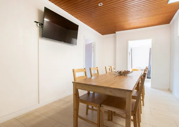 Tolstov House - 6 With Garden - 15 Min Messe Dus & Airport Dus *