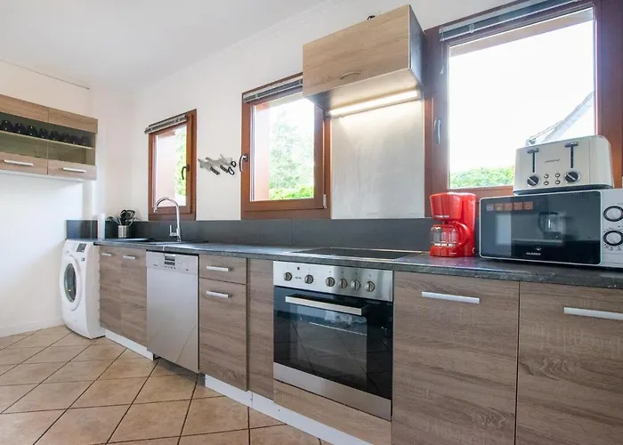 Tolstov House - 6 With Garden - 15 Min Messe Dus & Airport Dus *