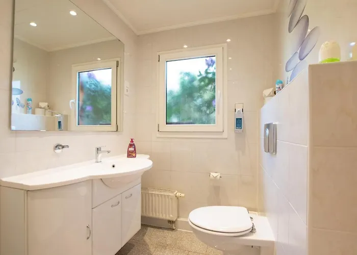 Appartement Tolstov House - 6 With Garden - 15 Min Messe Dus & Airport Dus