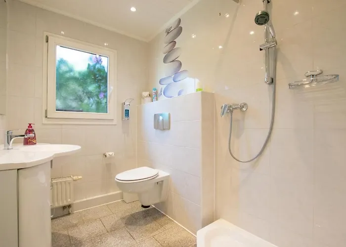 Tolstov House - 6 With Garden - 15 Min Messe Dus & Airport Dus