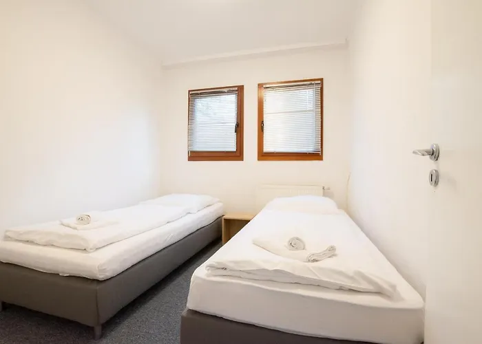 Appartement Tolstov House - 6 With Garden - 15 Min Messe Dus & Airport Dus Meerbusch