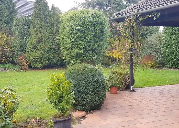 Tolstov House - 6 With Garden - 15 Min Messe Dus & Airport Dus Lejlighed