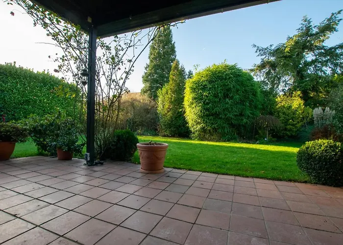 Appartement Tolstov House - 6 With Garden - 15 Min Messe Dus & Airport Dus Meerbusch